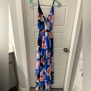 Express Size M floral maxi dress. NWT.
